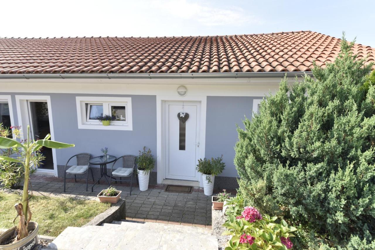 Lea Apartment Kastav Exterior photo